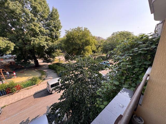 Spacious 1-Bedroom Apartment Vazrazhdane District, Burgas — photo 13 of 19