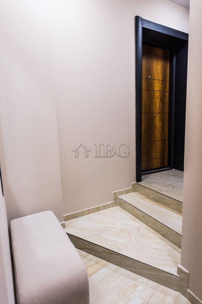Luxury 1-Bedroom Apartment with Garage Lazur District, Burgas — photo 11 of 14