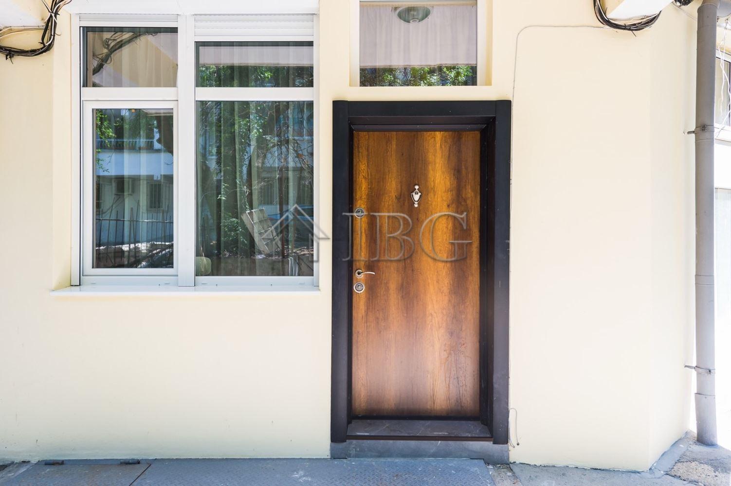 Luxury 1-Bedroom Apartment with Garage Lazur District, Burgas — photo 12 of 14