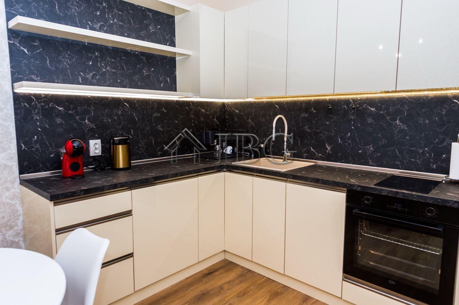 Luxury 1-Bedroom Apartment with Garage Lazur District, Burgas — photo 4 of 14