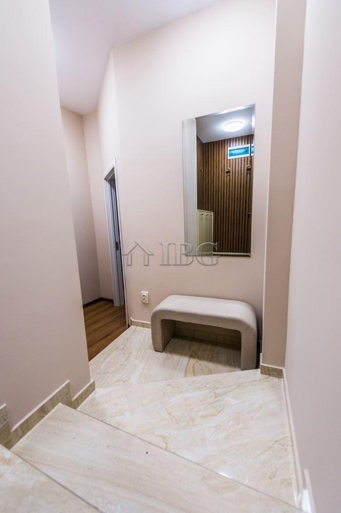 Luxury 1-Bedroom Apartment with Garage Lazur District, Burgas — photo 7 of 14