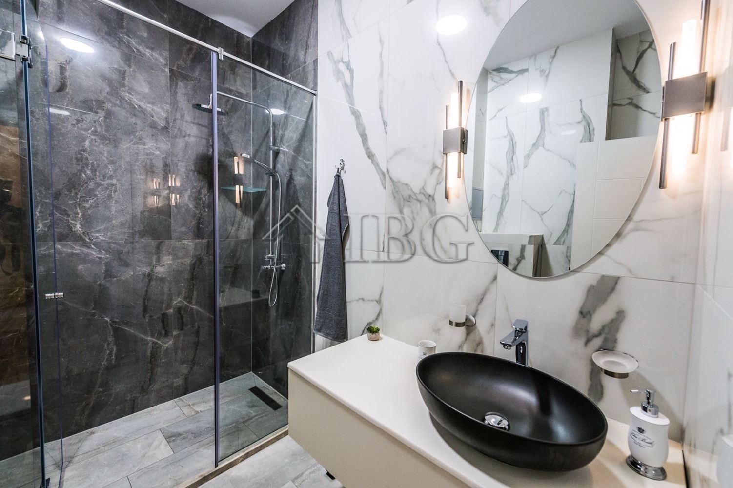 Luxury 1-Bedroom Apartment with Garage Lazur District, Burgas — photo 9 of 14