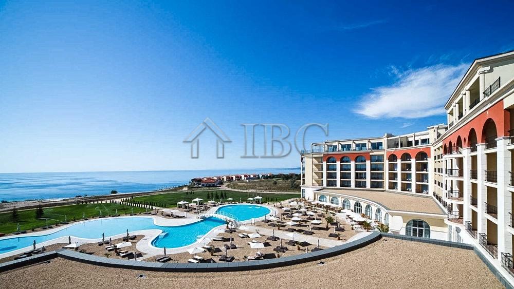 Spacious 2-Bedroom Apartment with Pool View in Lighthouse Golf & Spa Resort — photo 18 of 25