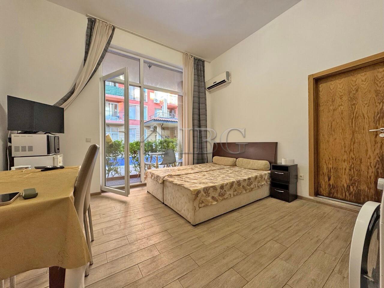 Studio with Balcony and Pool view in Sunny View Central, Sunny Beach — photo 2