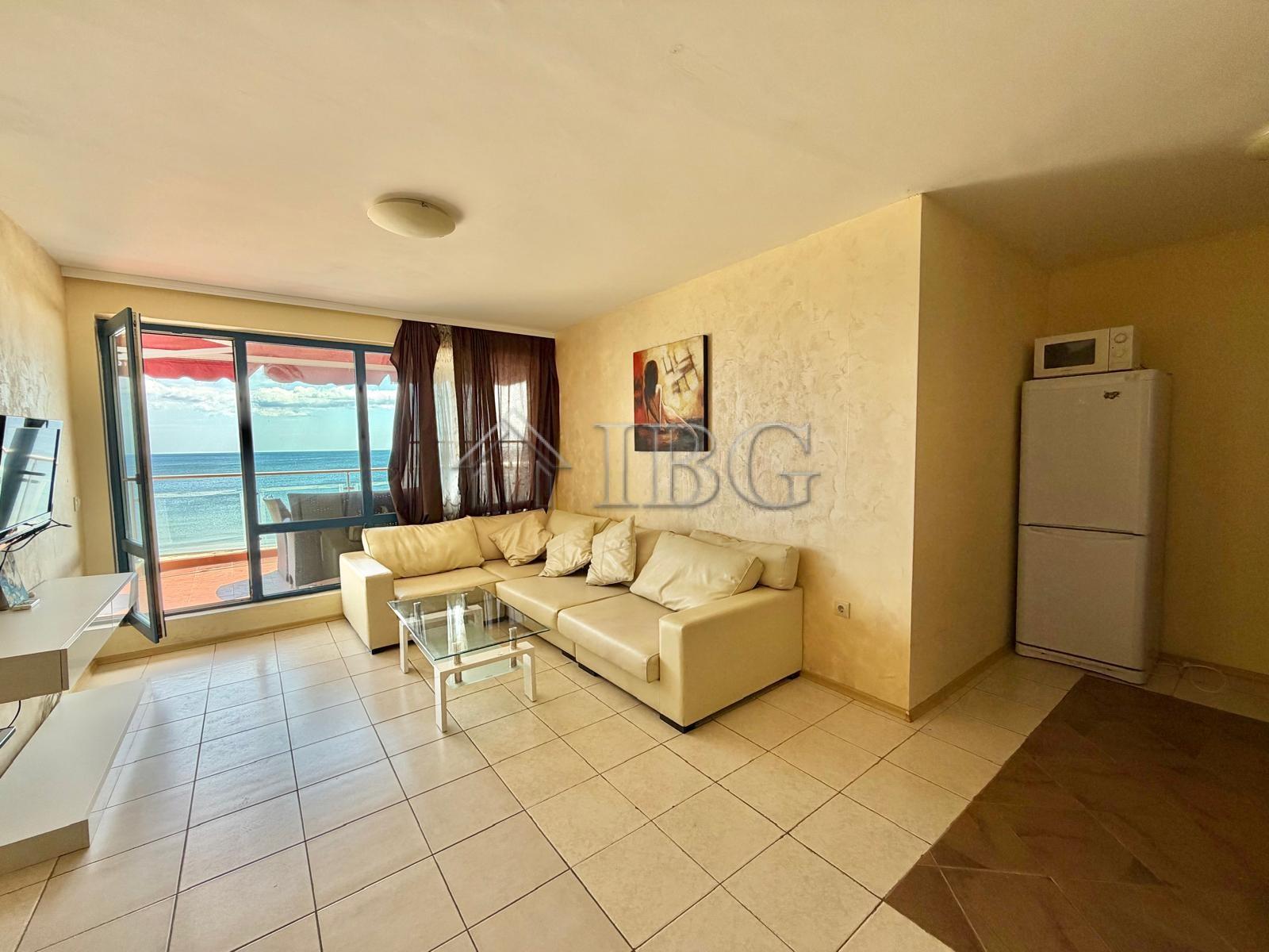 Absolute First Line - Beachfront Home on the Sand, Summer Building, Sunny Beach — photo 11 of 19