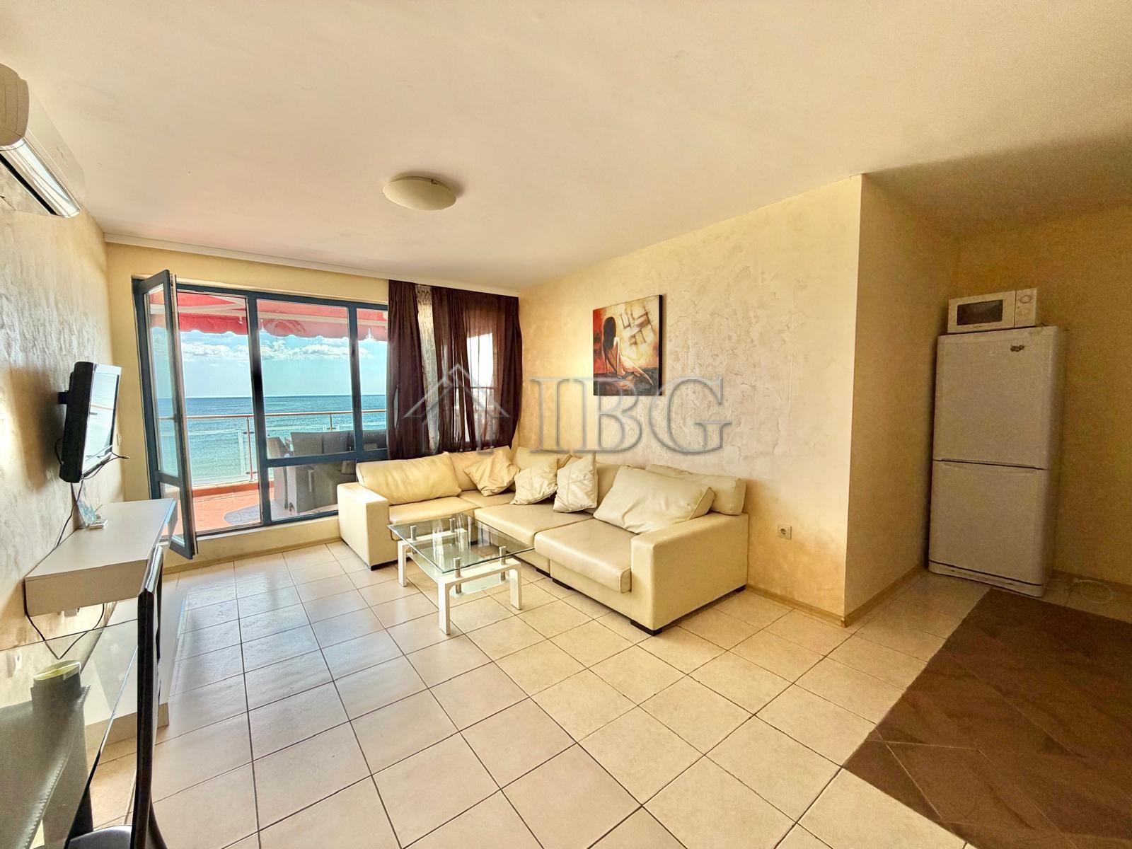 Absolute First Line - Beachfront Home on the Sand, Summer Building, Sunny Beach — photo 9 of 19