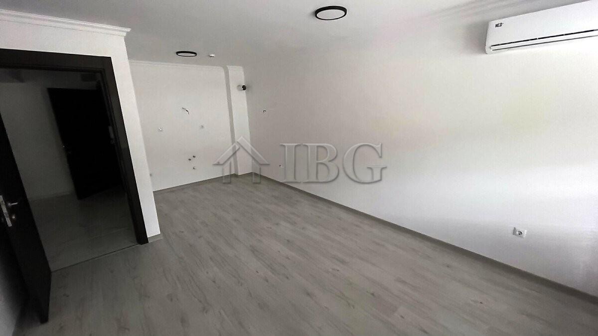 Top offer! One-Bedroom Apartment for Sale in Etara 4, Sveti Vlas — photo 6 of 12