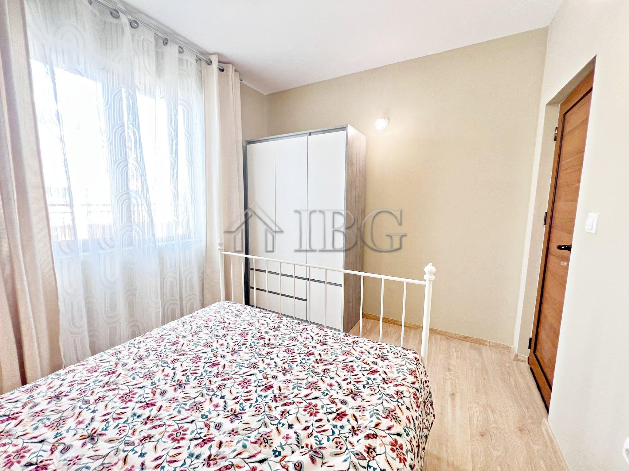1-Bedroom Apartment with Brand new furniture and big balcony with Pool view in Amadeus 5, Sunny Beach Low Maintenance Fee — photo 19 of 24