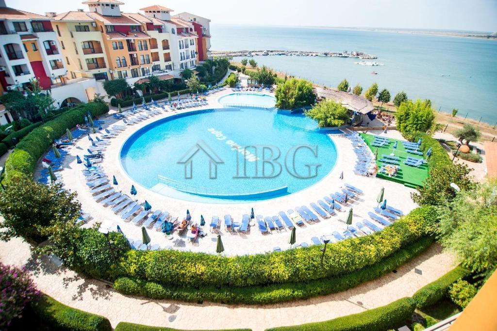 100 sq. m. Apartment with 2 Bedrooms, 2 Bathrooms and Sea View Marina Cape, Aheloy — Aheloy