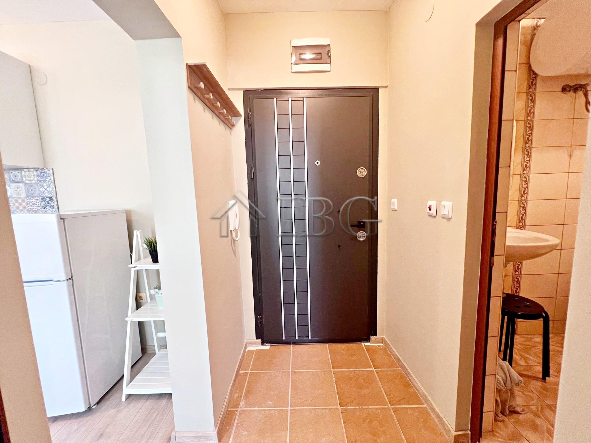 1-Bedroom Apartment with Brand new furniture and big balcony with Pool view in Amadeus 5, Sunny Beach Low Maintenance Fee — photo 22 of 24