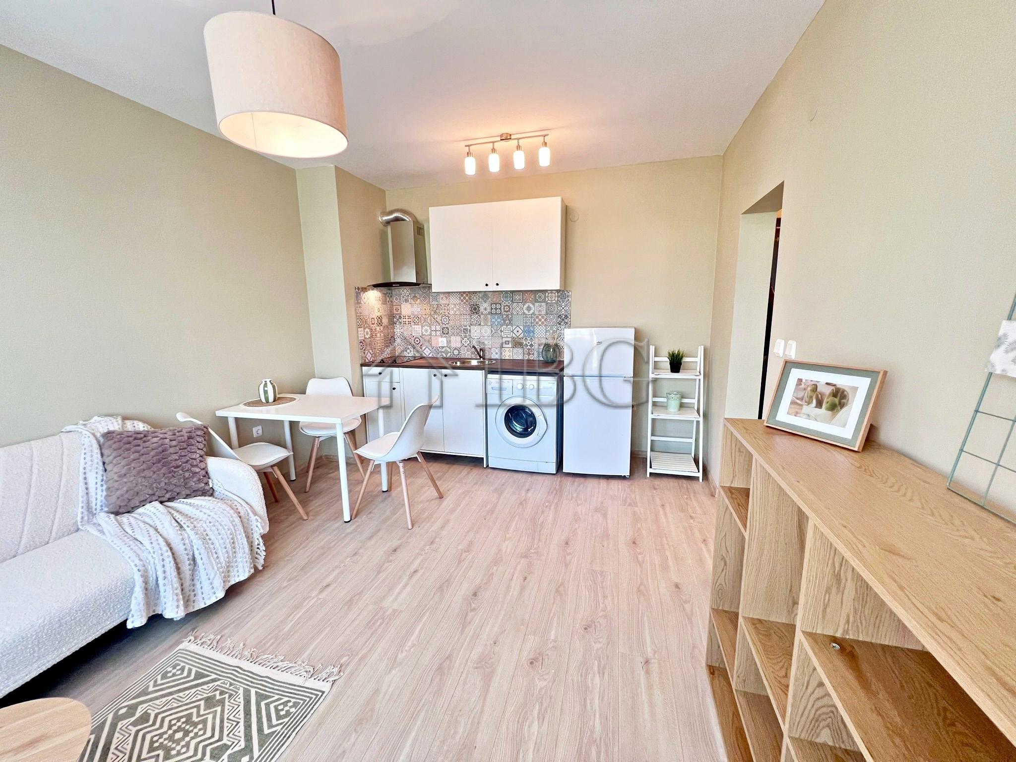 1-Bedroom Apartment with Brand new furniture and big balcony with Pool view in Amadeus 5, Sunny Beach Low Maintenance Fee — photo 9 of 24