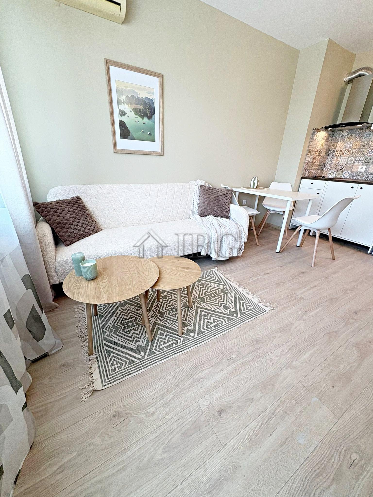 1-Bedroom Apartment with Brand new furniture and big balcony with Pool view in Amadeus 5, Sunny Beach Low Maintenance Fee — photo 5 of 24