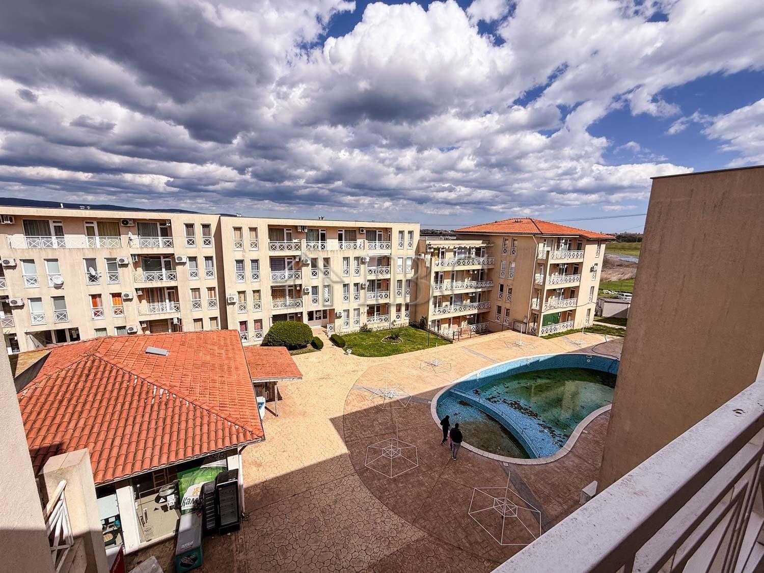 2-Bedroom Apartment with Pool View Sunny Day 6, Sunny Beach — photo 4