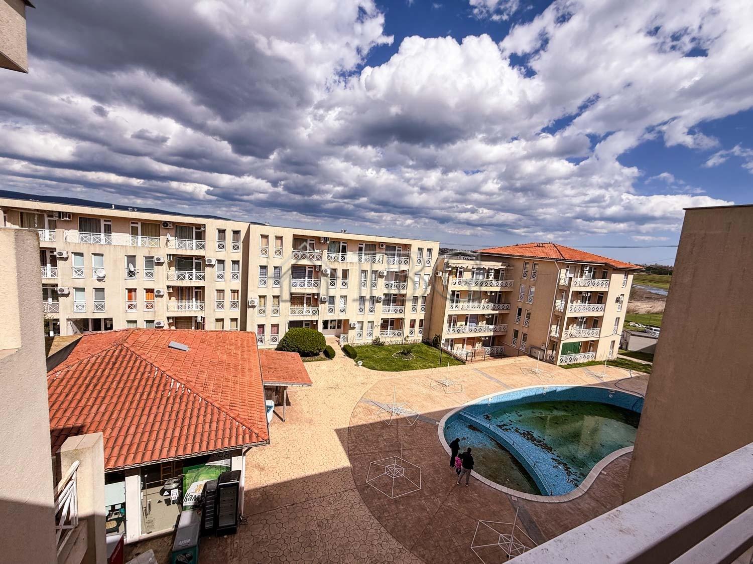 2-Bedroom Apartment with Pool View Sunny Day 6, Sunny Beach — main photo