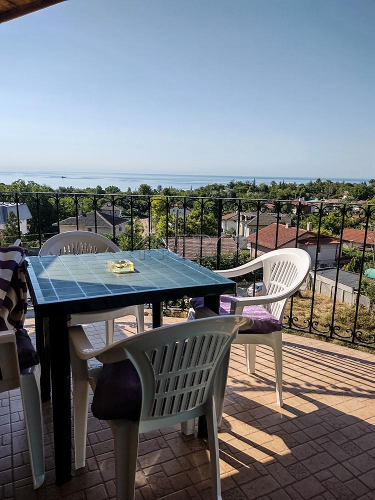 Stylish Renovated Sea View Maisonette — main photo