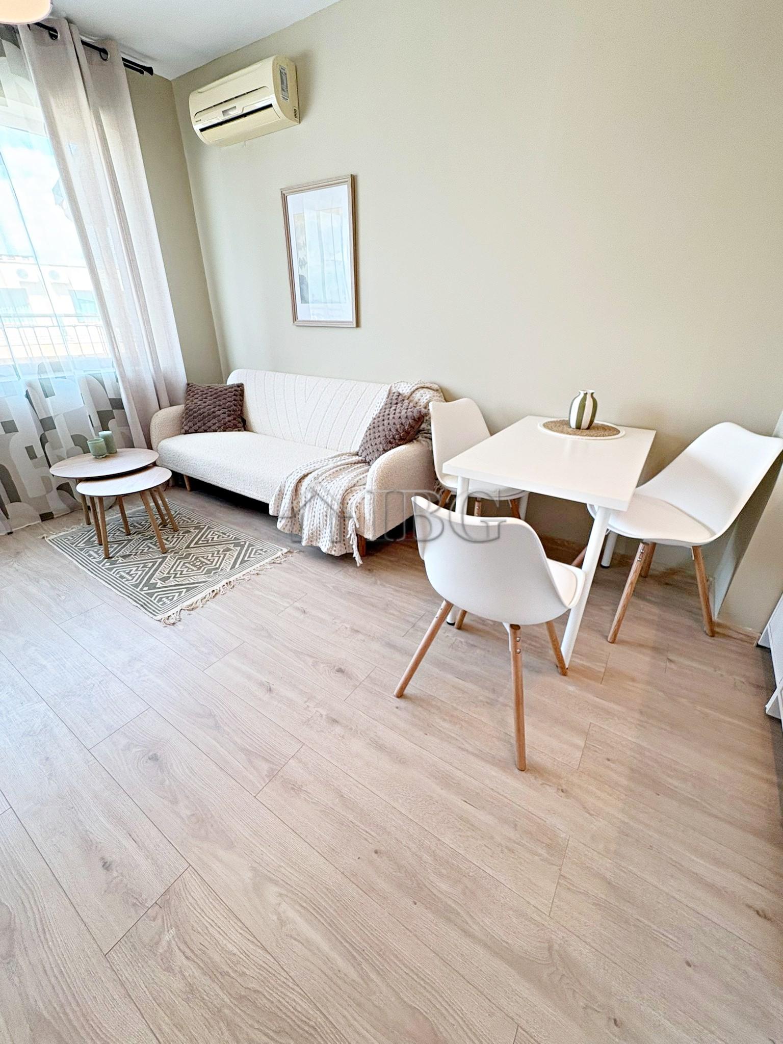 1-Bedroom Apartment with Brand new furniture and big balcony with Pool view in Amadeus 5, Sunny Beach Low Maintenance Fee — photo 6 of 24