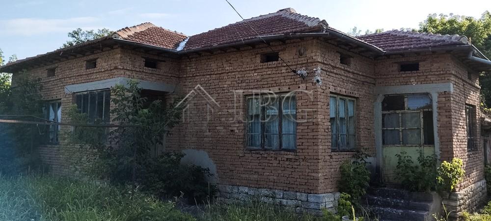Solid House with renovated Roof and 1,450 sq.m. Garden in a peaceful village — photo 16 of 16