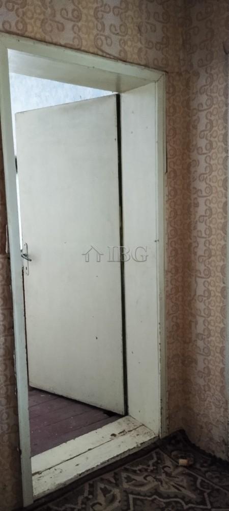 Solid House with renovated Roof and 1,450 sq.m. Garden in a peaceful village — photo 11 of 16