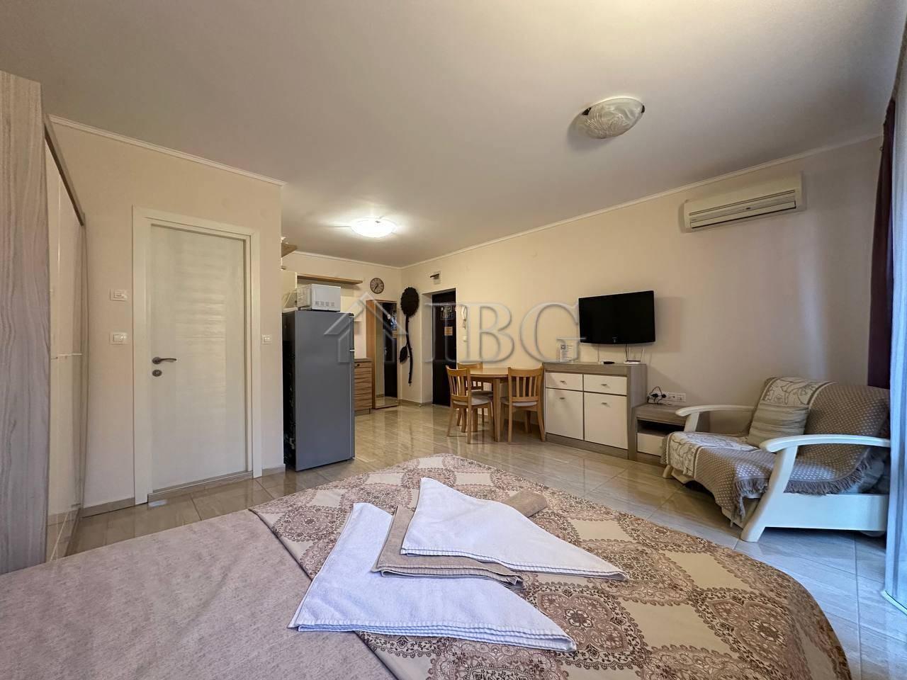 Spacious Studio Apartment with Balcony in Esteban SPA Complex, Nessebar — photo 12 of 22