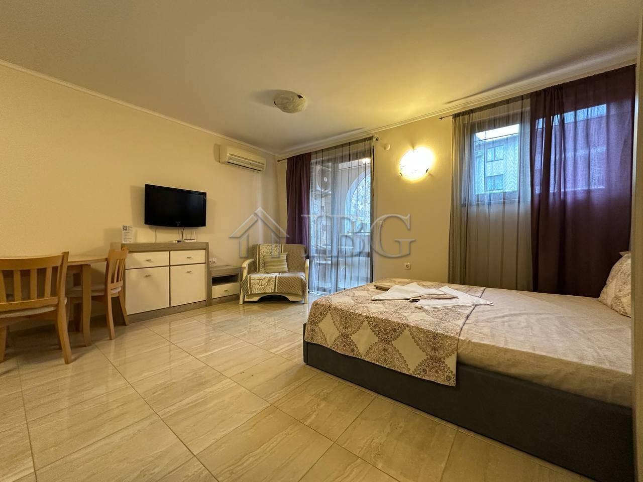 Spacious Studio Apartment with Balcony in Esteban SPA Complex, Nessebar — photo 11 of 22