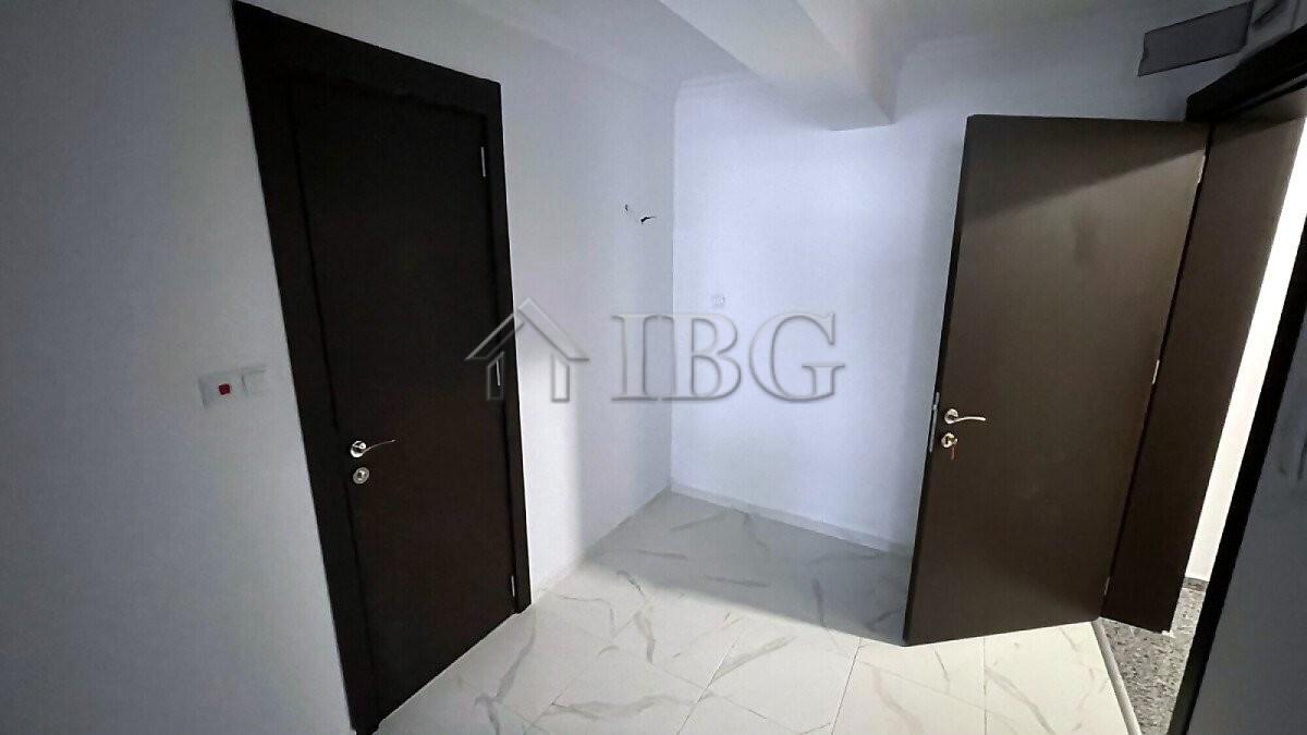 Top offer! One-Bedroom Apartment for Sale in Etara 4, Sveti Vlas — photo 5 of 12