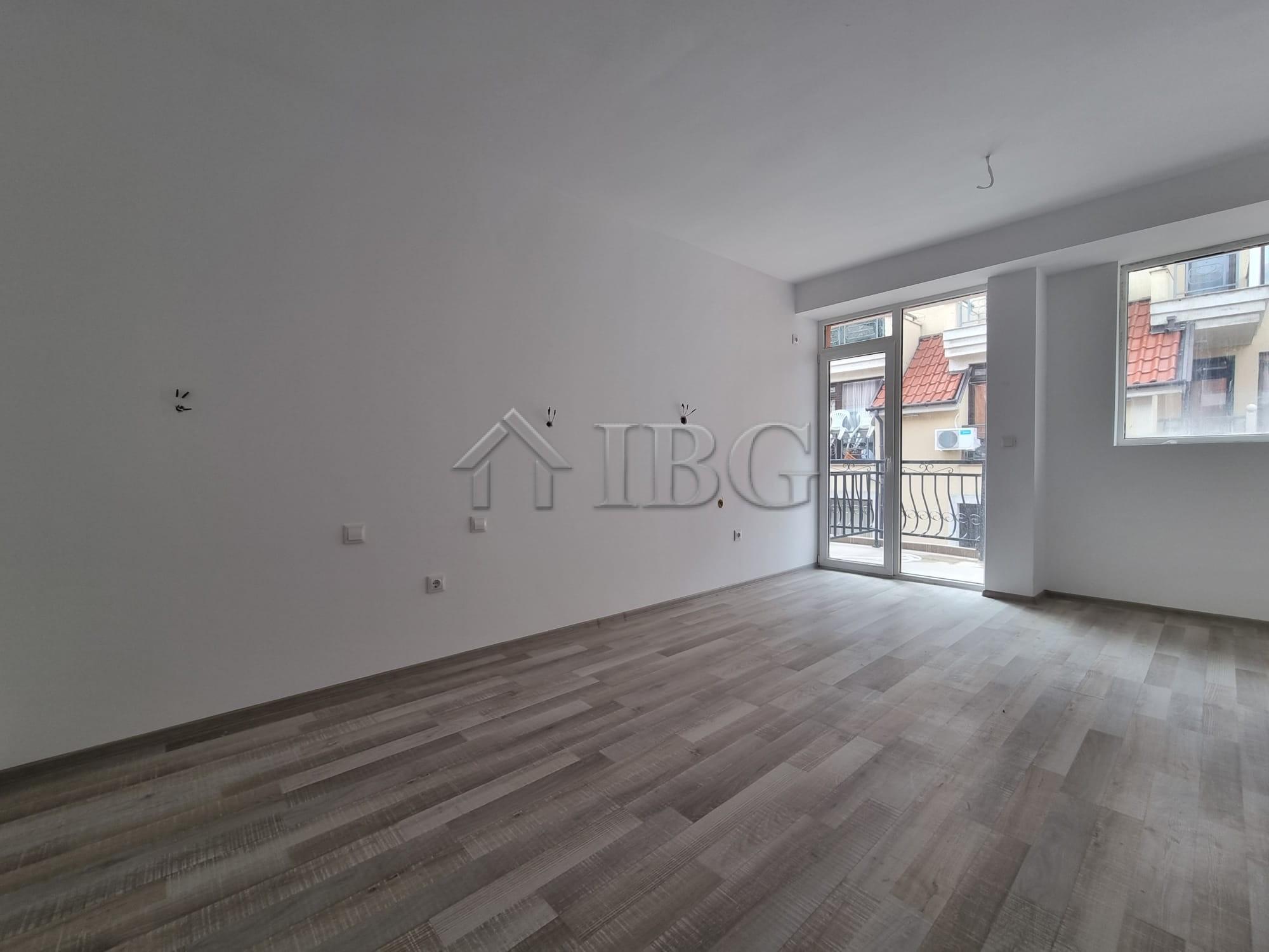 New 1-Bedroom Apartment with No Maintenance Fee Villa Venezia, Sveti Vlas — photo 11 of 14