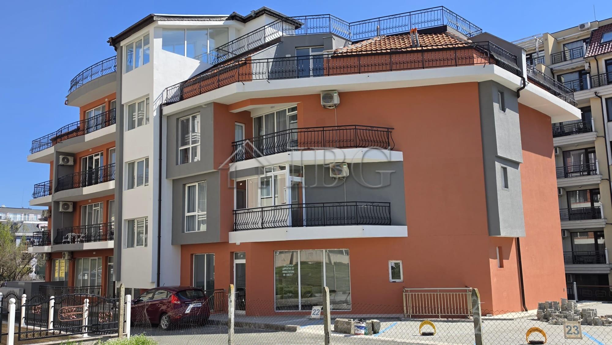 New 1-Bedroom Apartment with No Maintenance Fee Villa Venezia — main photo