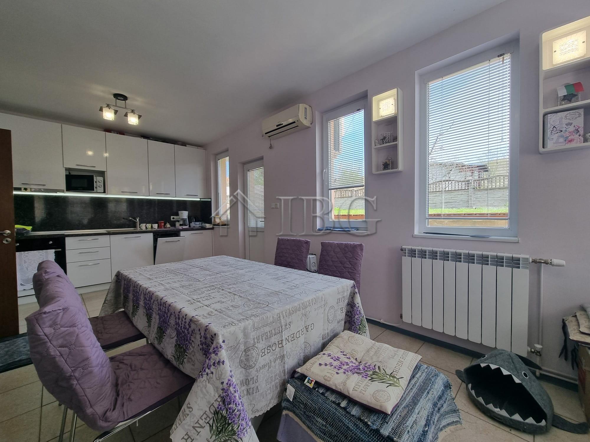 Spacious 4-Bedroom House with Garden Kosharitsa — photo 10 of 25