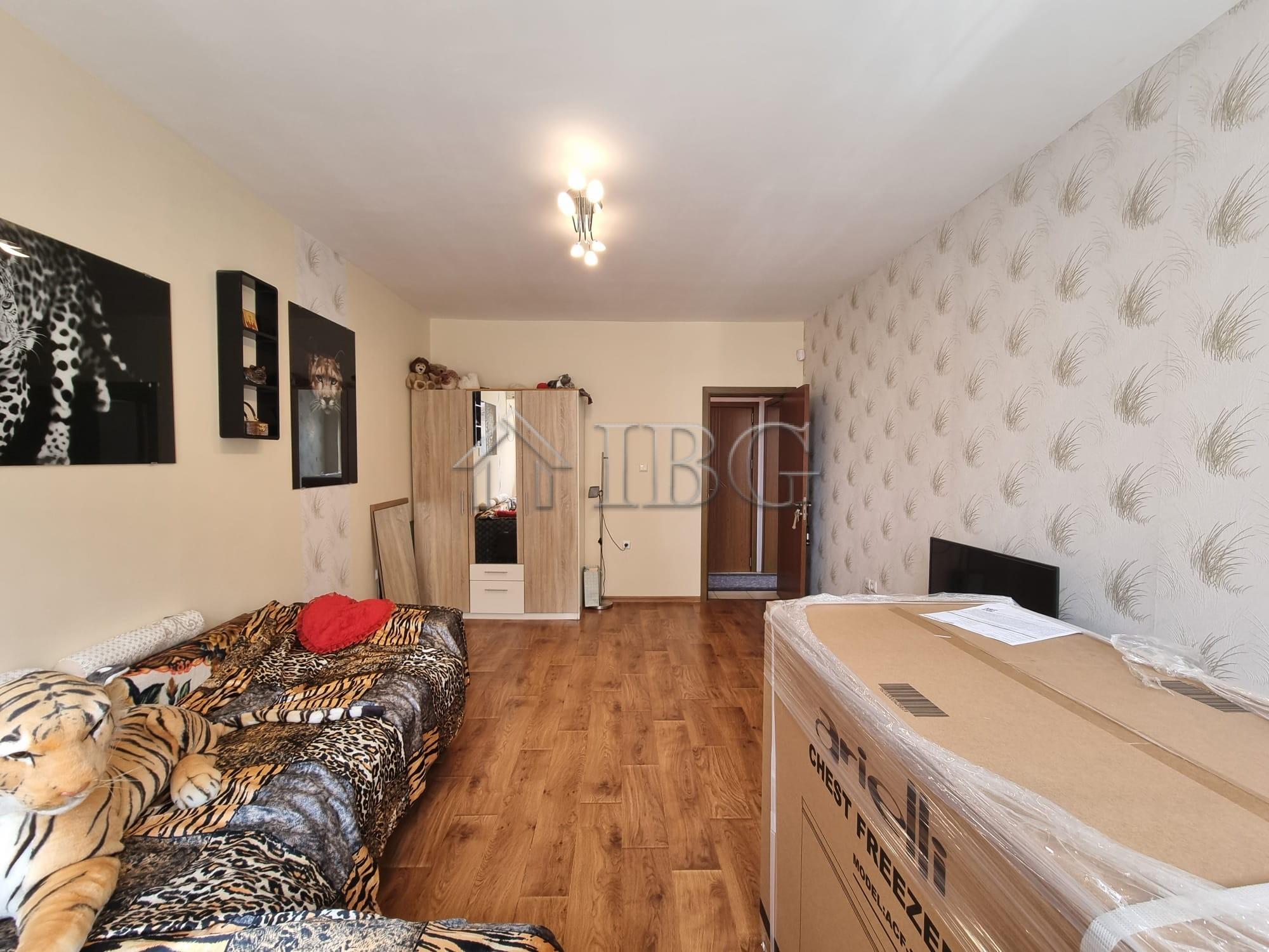 Spacious 4-Bedroom House with Garden Kosharitsa — photo 13 of 25