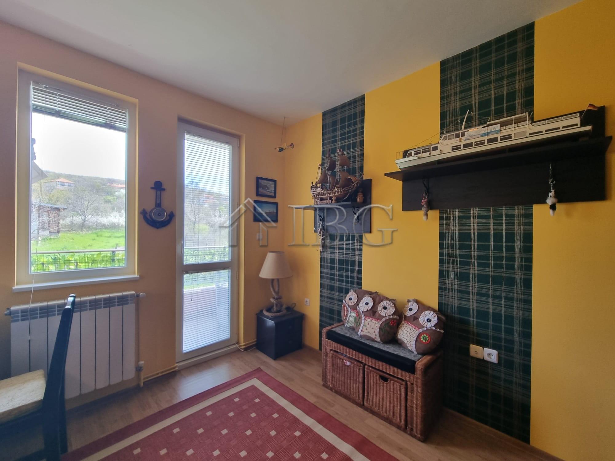 Spacious 4-Bedroom House with Garden Kosharitsa — photo 23 of 25