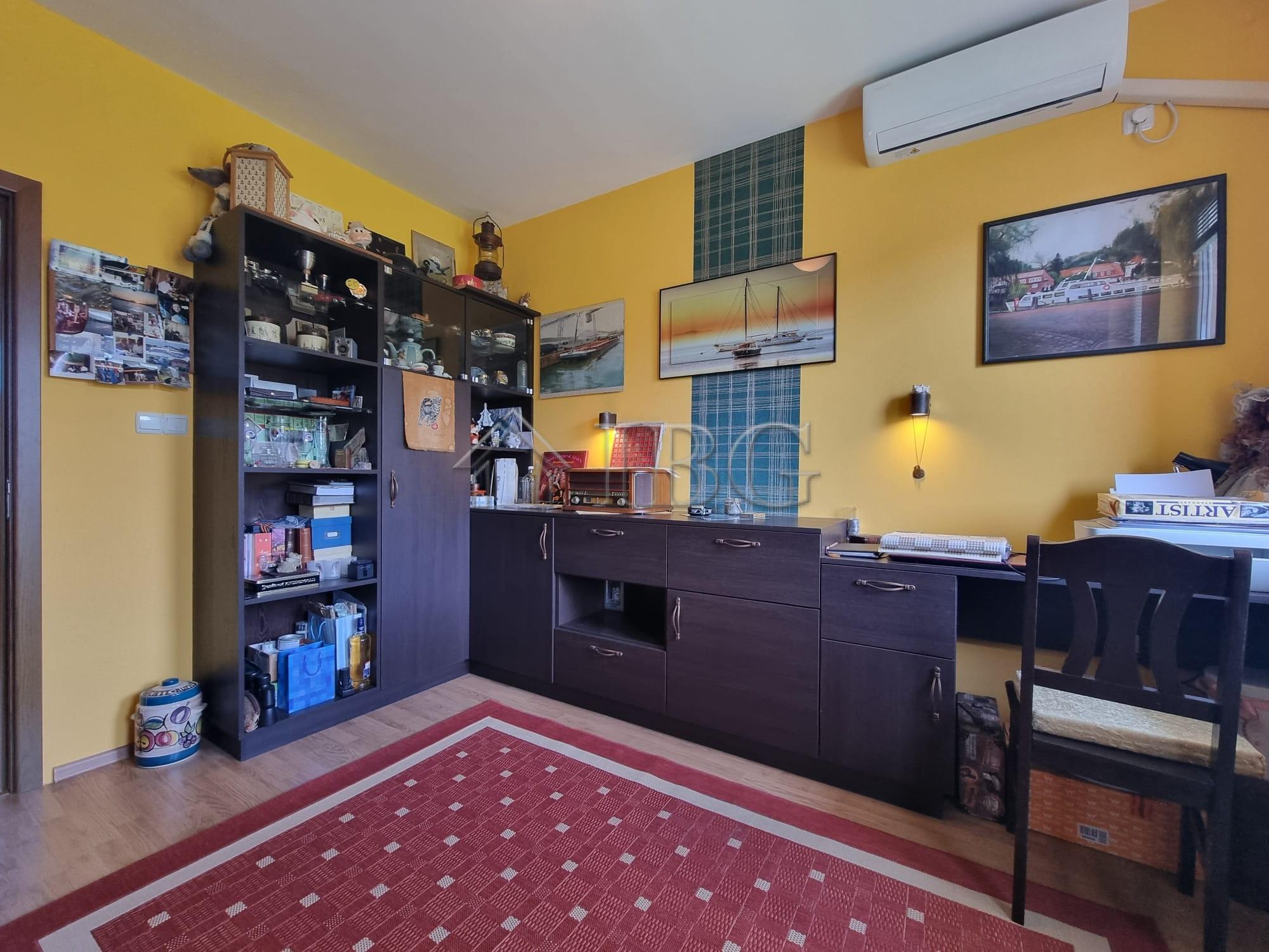 Spacious 4-Bedroom House with Garden Kosharitsa — photo 24 of 25
