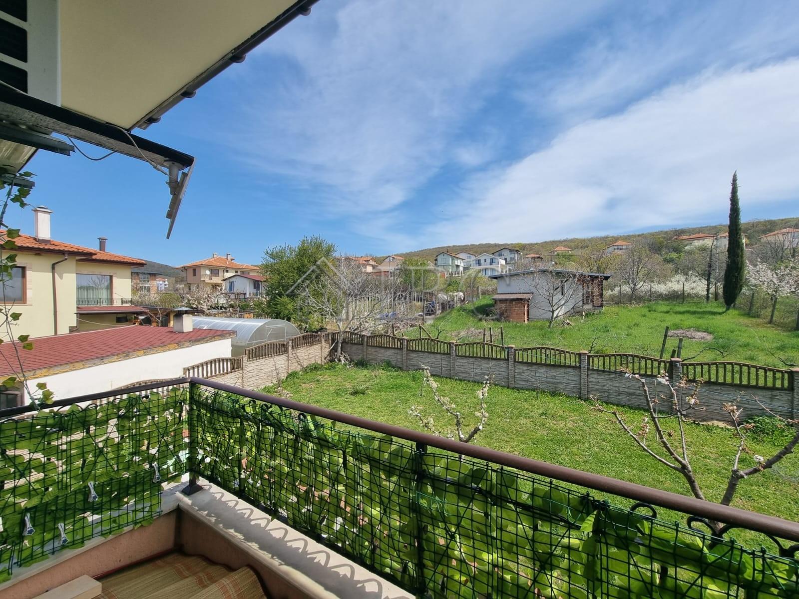 Spacious 4-Bedroom House with Garden Kosharitsa — photo 20 of 25
