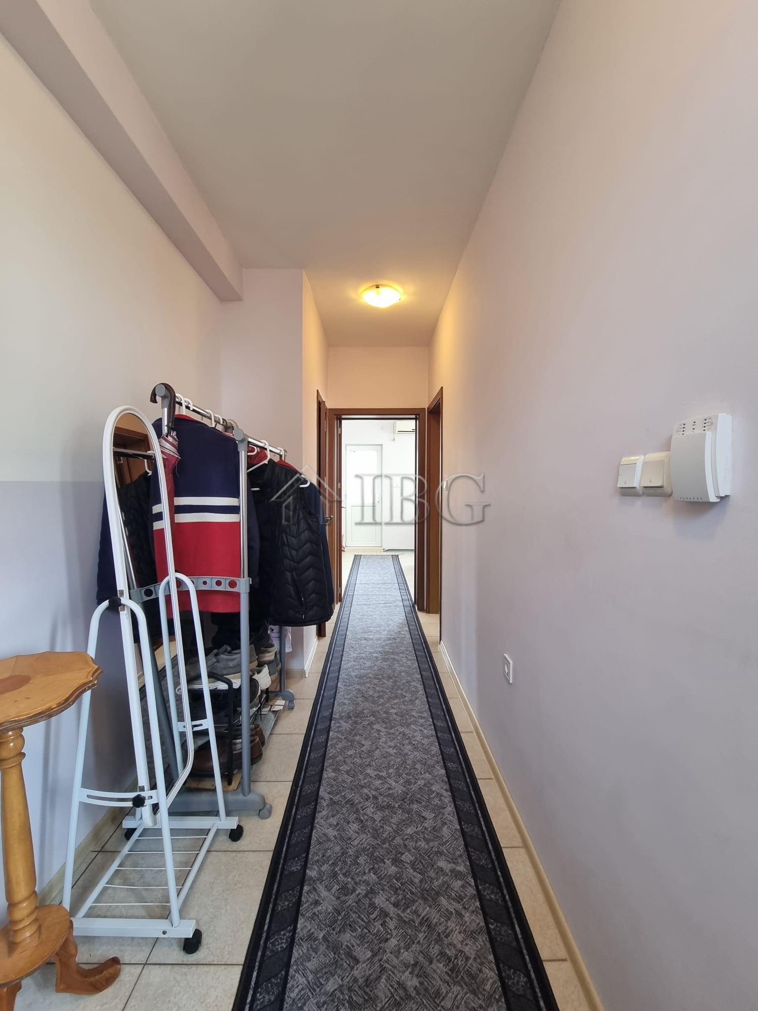 Spacious 4-Bedroom House with Garden Kosharitsa — photo 5