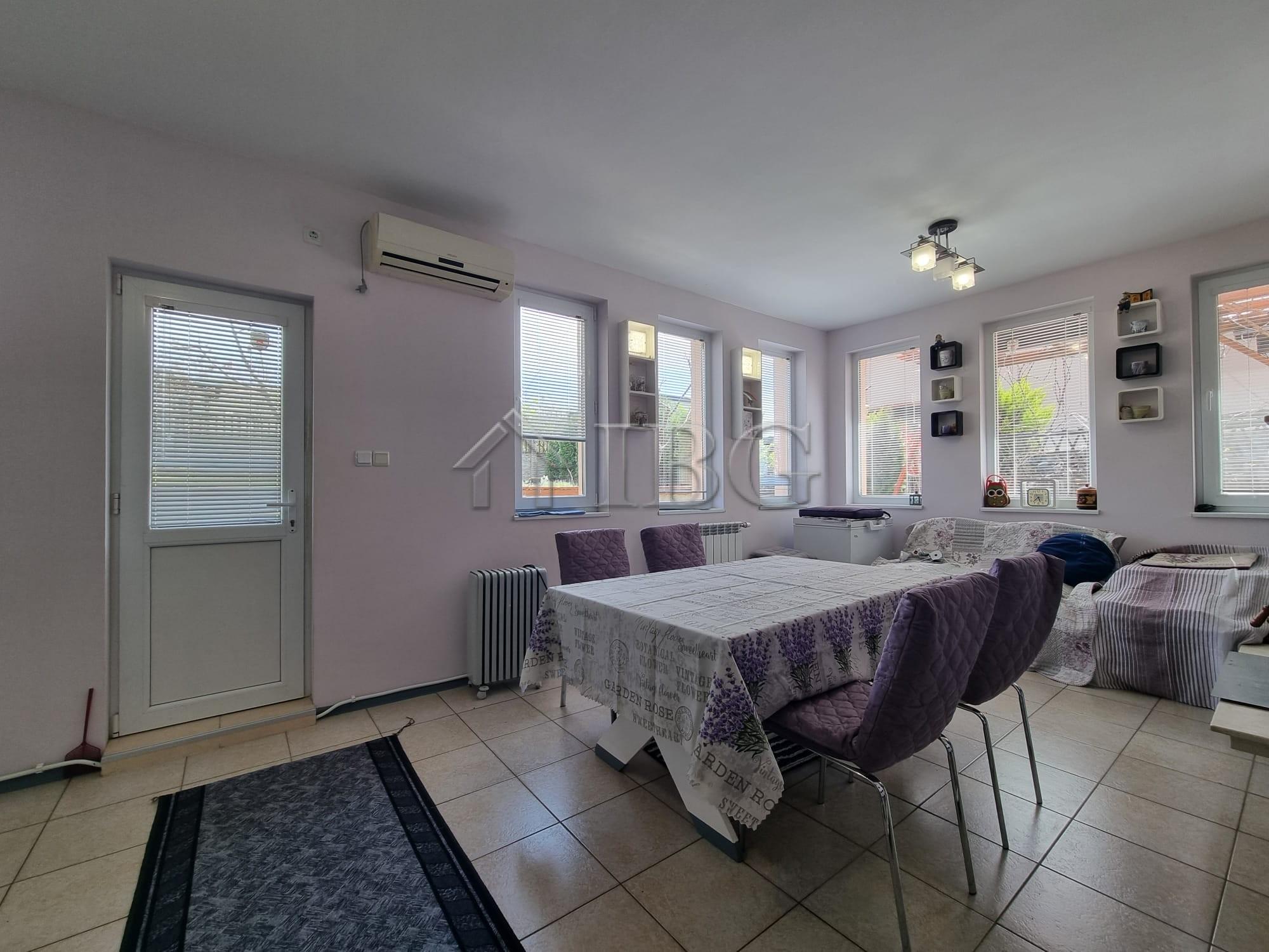 Spacious 4-Bedroom House with Garden Kosharitsa — photo 6