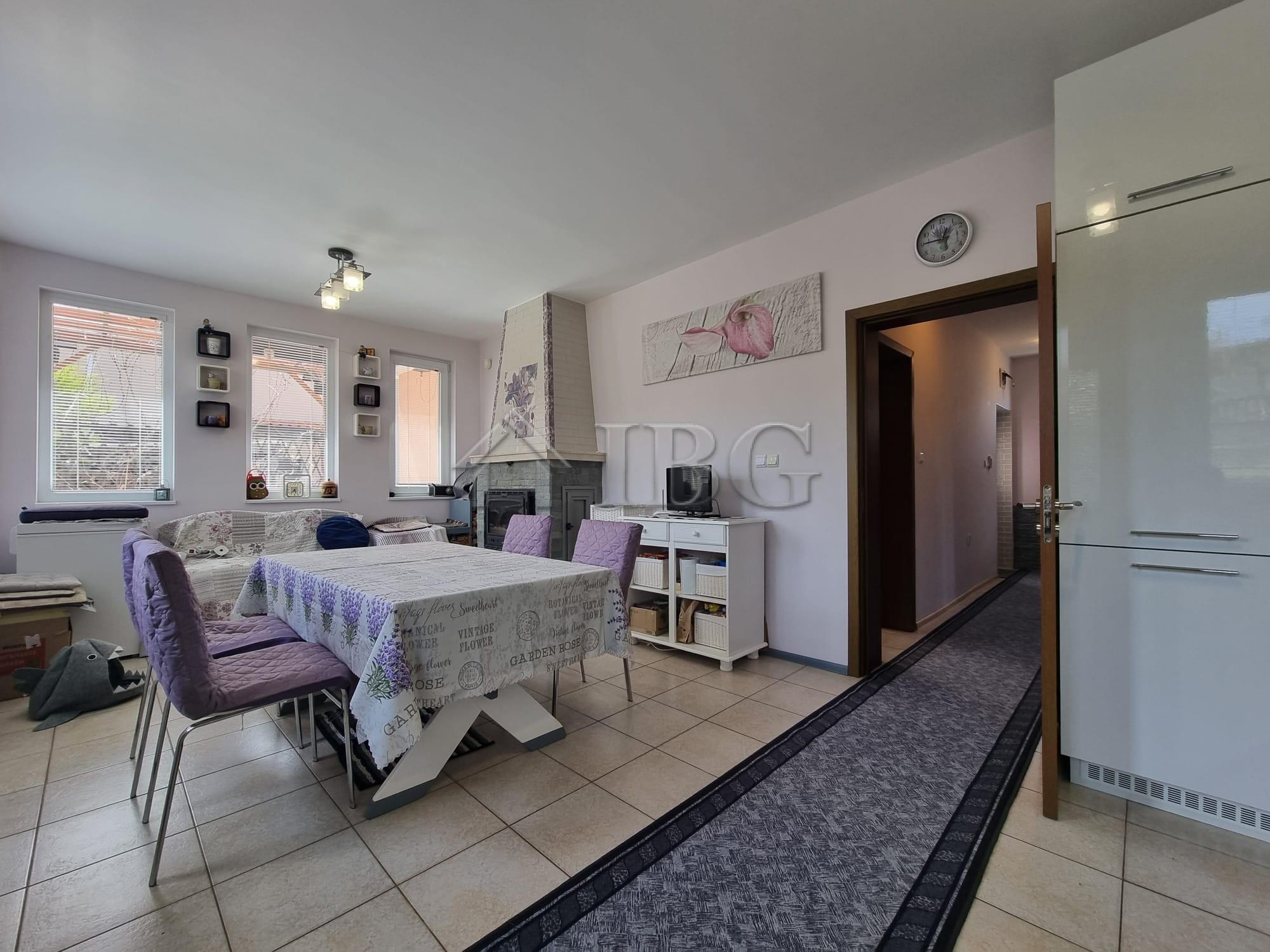 Spacious 4-Bedroom House with Garden Kosharitsa — photo 7 of 25