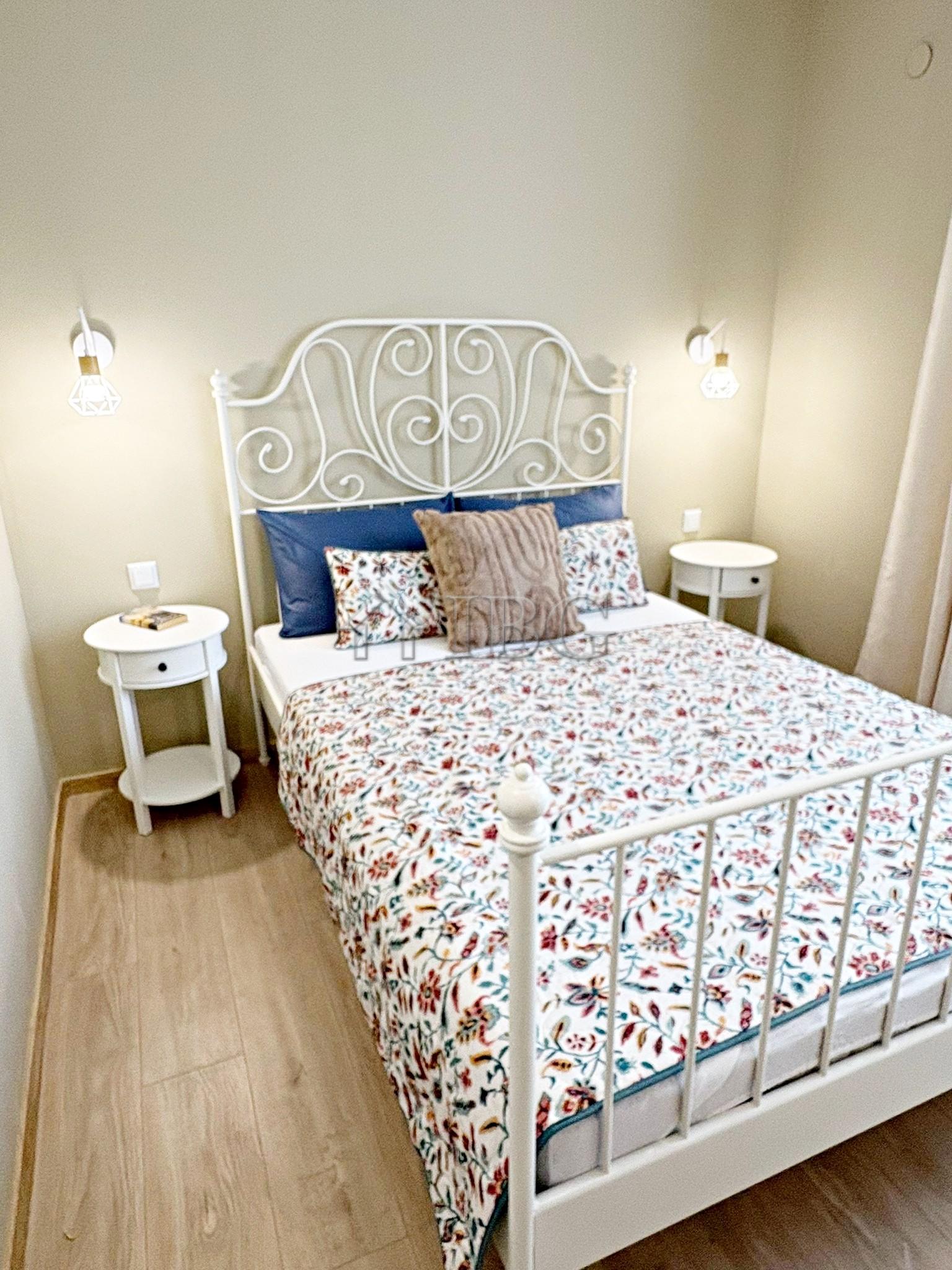 1-Bedroom Apartment with Brand new furniture and big balcony with Pool view in Amadeus 5, Sunny Beach Low Maintenance Fee — photo 17 of 24