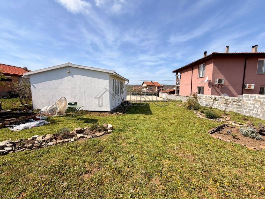 Plot with Temporary Living Unit & Building Permit Poroy - 15 min to Sunny Beach — main photo