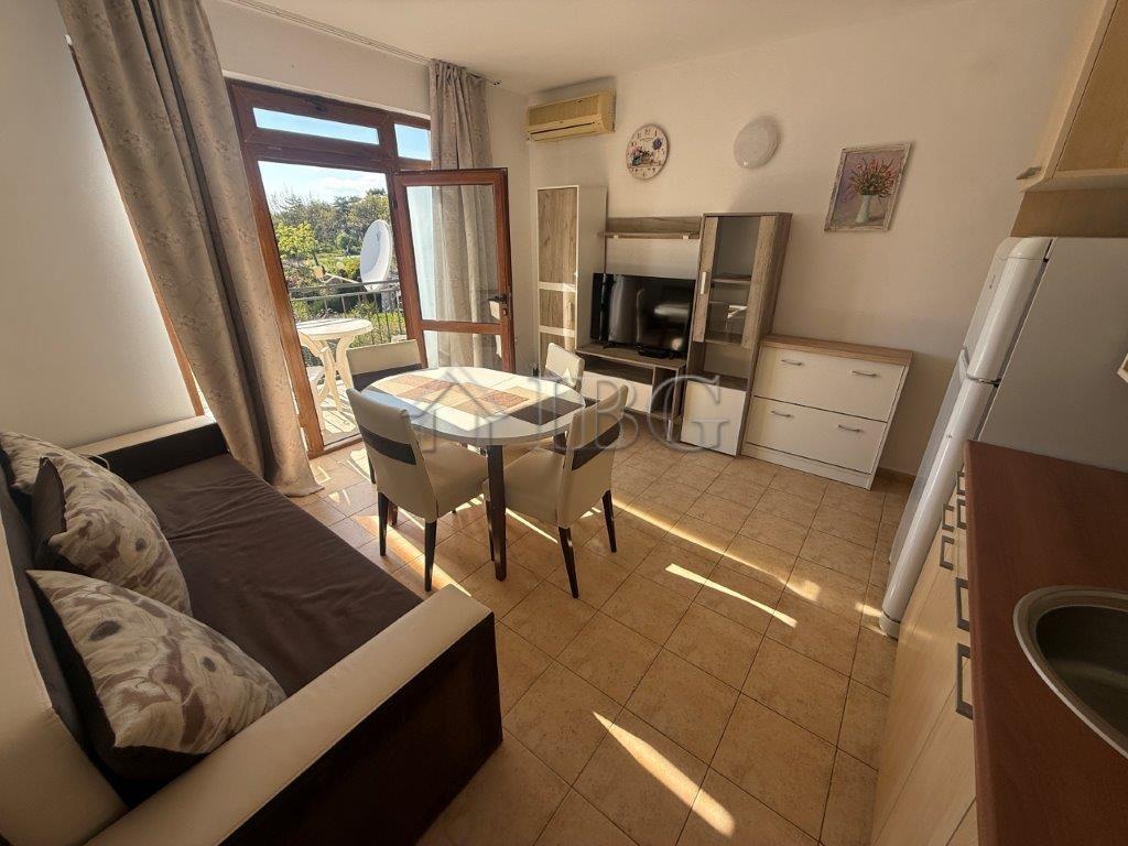 1-Bedroom Apartment with Sea and Pool View Yalta Complex — photo 3
