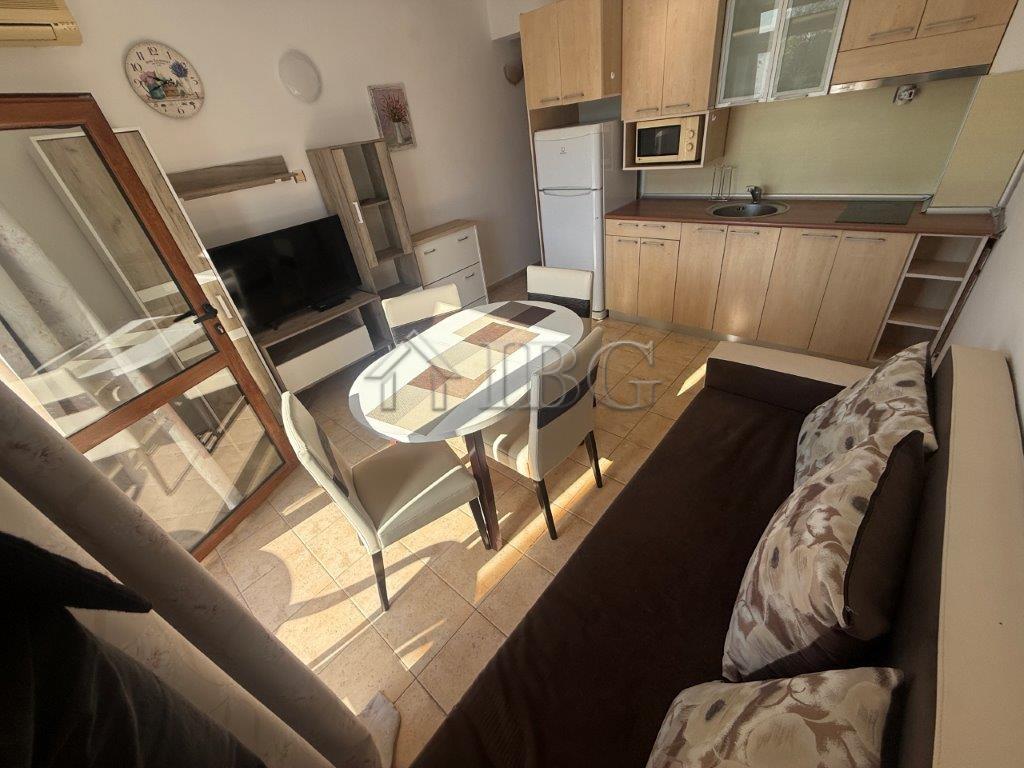 1-Bedroom Apartment with Sea and Pool View Yalta Complex — photo 9 of 19