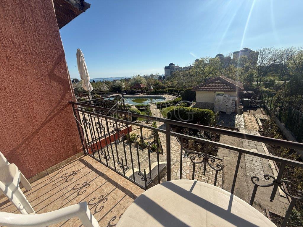 1-Bedroom Apartment with Sea and Pool View Yalta Complex — photo 6