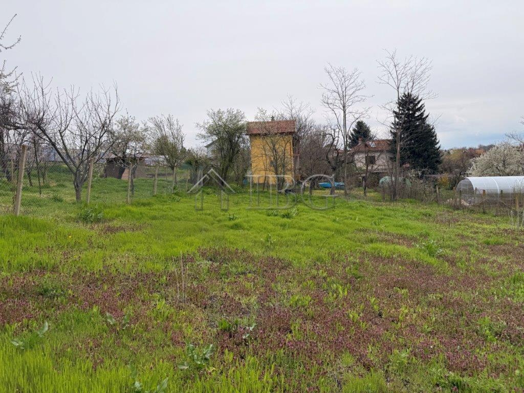Plot with House and Great Potential Chervena Voda Village, near Ruse — photo 6 of 25