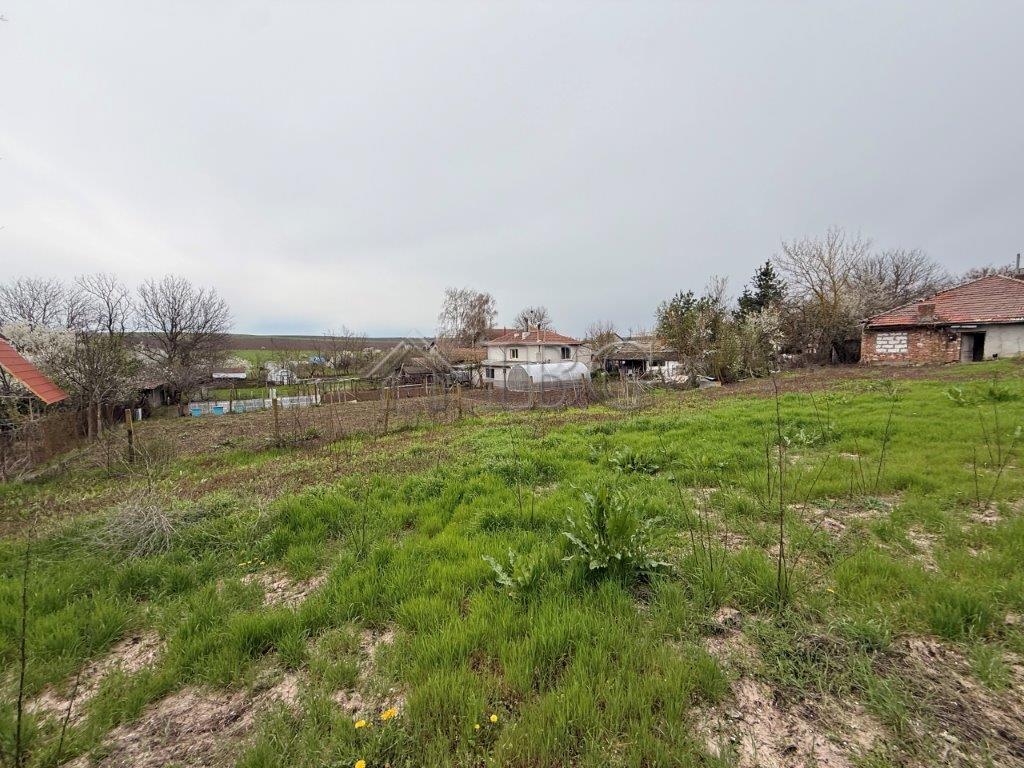 Plot with House and Great Potential Chervena Voda Village, near Ruse — photo 12 of 25