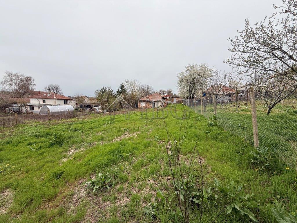 Plot with House and Great Potential Chervena Voda Village, near Ruse — photo 14 of 25