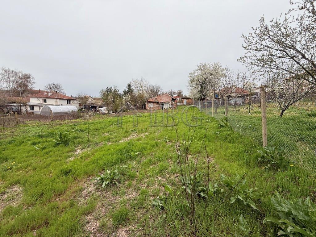 Plot with House and Great Potential Chervena Voda Village, near Ruse — photo 15 of 25