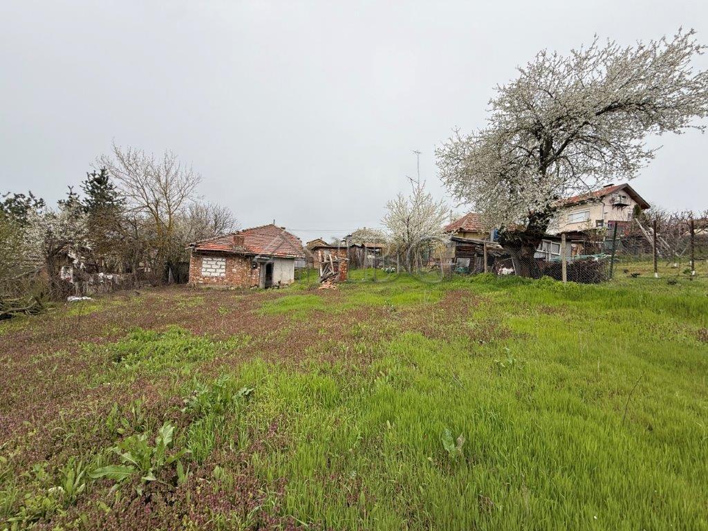 Plot with House and Great Potential Chervena Voda Village, near Ruse — photo 18 of 25