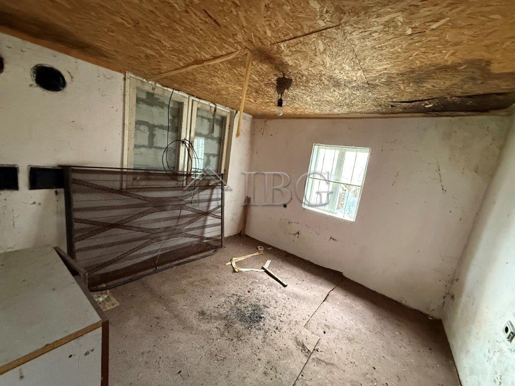Plot with House and Great Potential Chervena Voda Village, near Ruse — photo 8 of 25