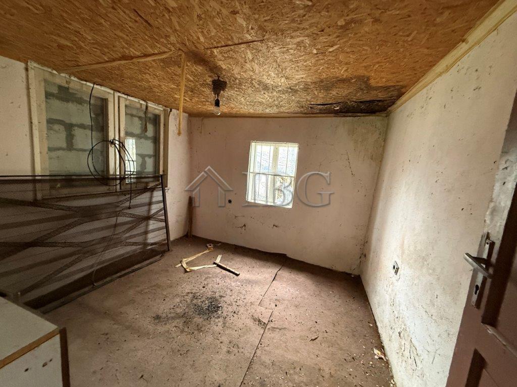 Plot with House and Great Potential Chervena Voda Village, near Ruse — photo 10 of 25