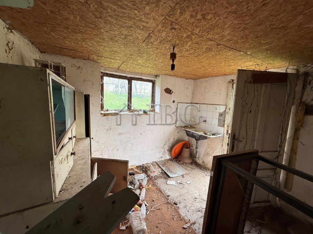 Plot with House and Great Potential Chervena Voda Village, near Ruse — photo 11 of 25
