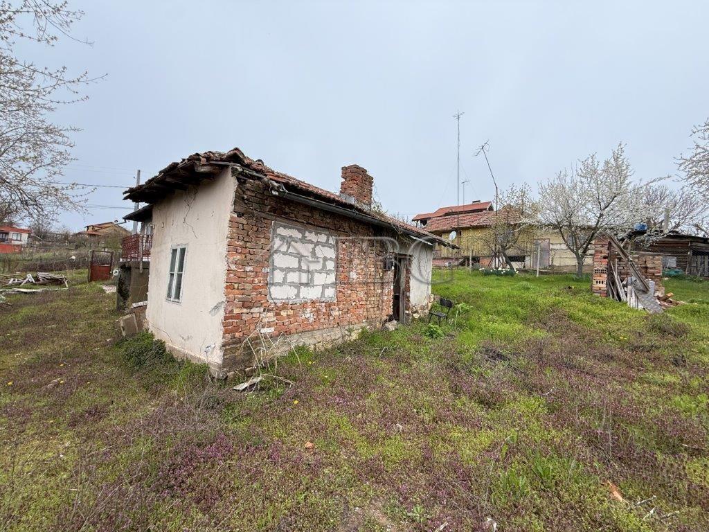 Plot with House and Great Potential Chervena Voda Village, near Ruse — photo 19 of 25
