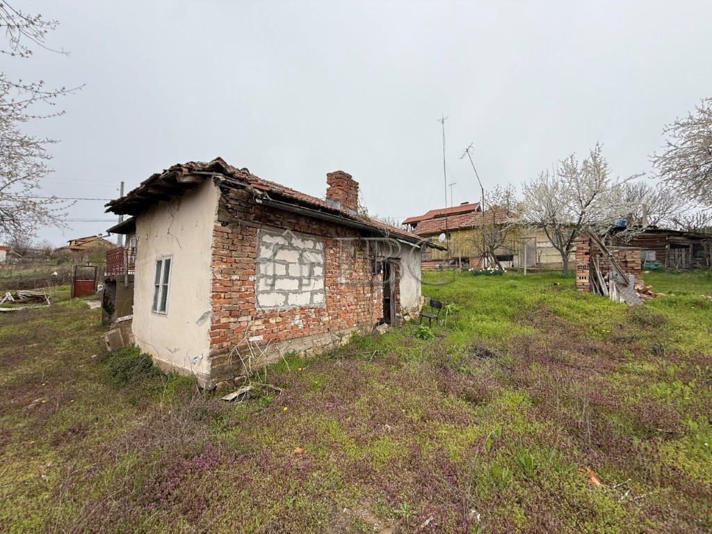Plot with House and Great Potential Chervena Voda Village, near Ruse — photo 7 of 25